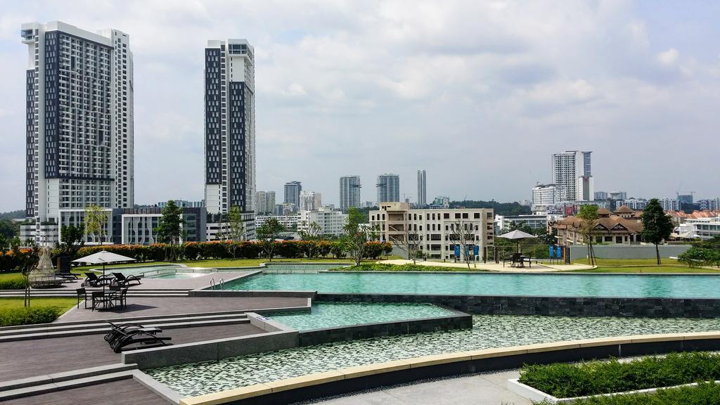 Hyve Soho Suites ไซเบอร์จายา ภายนอก รูปภาพ